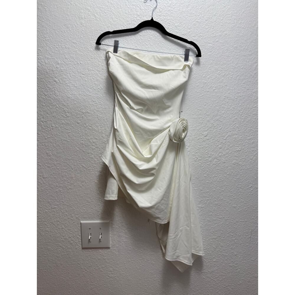 NWT LEAU White Rosette Draped Strapless Mini Dress XS - Picture 4 of 7